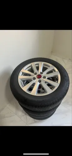 Jogo de roda completo Honda aro 16 com pneus em bons estado