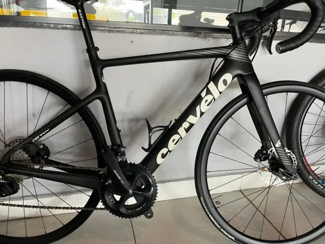 Bicicleta speed Cervelo Caledônia 