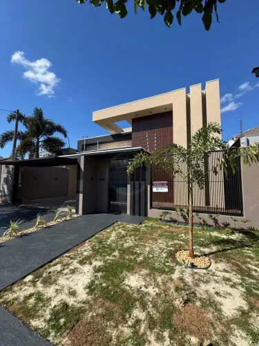 Casa Alto Padrão em Parque Alvorada, Dourados/MS