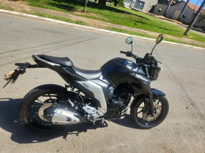 YAMAHA FAZER 250 PRETO FOSCA