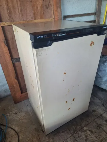 Vende-se Freezer Consul 180L