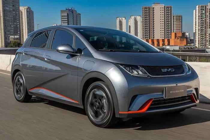 BYD Dolphin EV (Elétrico) 2025