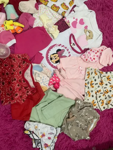 Lote de bebê menina