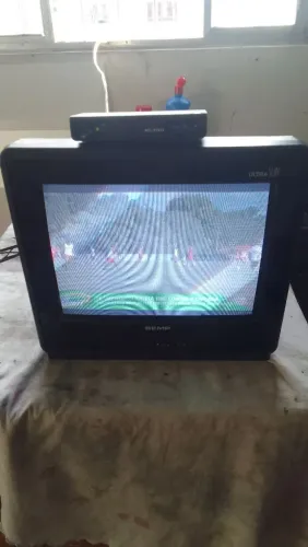 TV de tubo Semp Toshiba 14 polegada funcionando normalmente