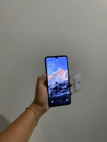Vendo celular,tem película,caixinha, carregador