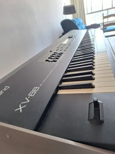 Roland XV-88 - Estado de Conservação Impecável!