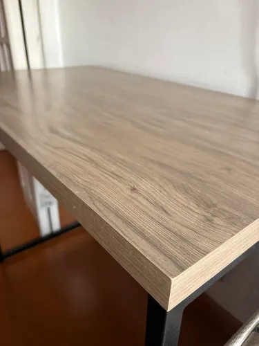 Mesa Para Escritório Base Ferro Tampo MDP Amêndoa