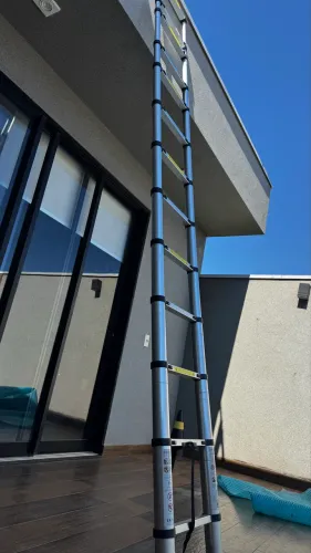Escada Alumino Extensiva Telescópica 13 Degraus - 150kg - 3,80 metros