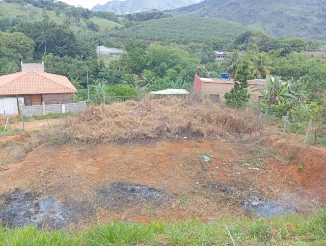 Vendo Chácara de de aproximadamente 1300