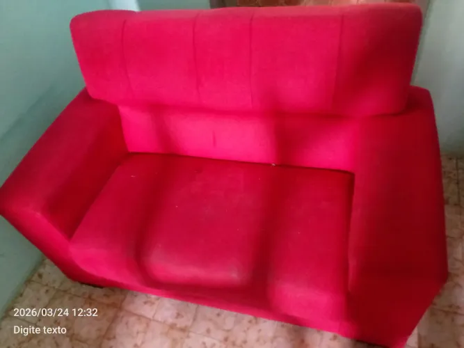 Sofá bem conservado