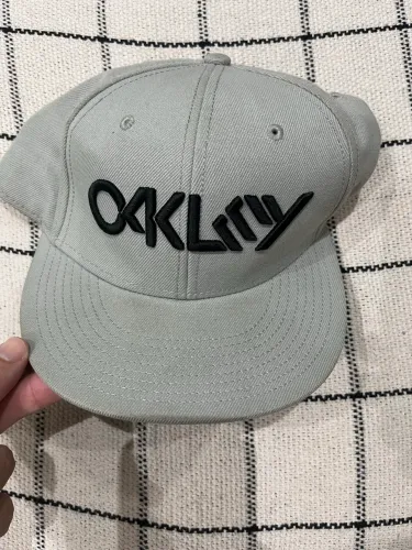 Boné Oakley