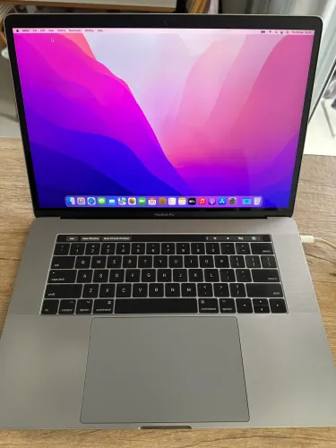 MacBook Pro 15 - 2016 i7 16GB SSD 500GB - Ótimo estado