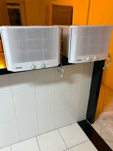 Ar-condicionado Janela 7500 BTUs Consul Frio com Design Moderno
