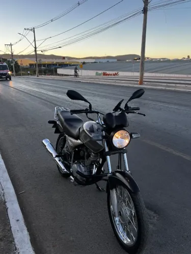 ******? VENDO HONDA TITAN 150 - OPORTUNIDADE! ?**  Está procurando uma moto econômica 
