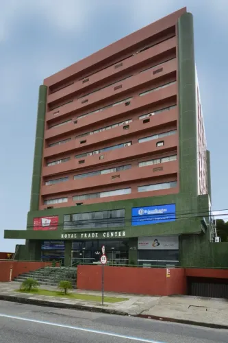 Sala comercial Royal Trade Center, C/32,40m² 02 Ambientes