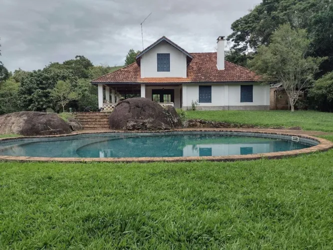 Sítio de 19,3 hectares com lago em Lagoinha/SP.