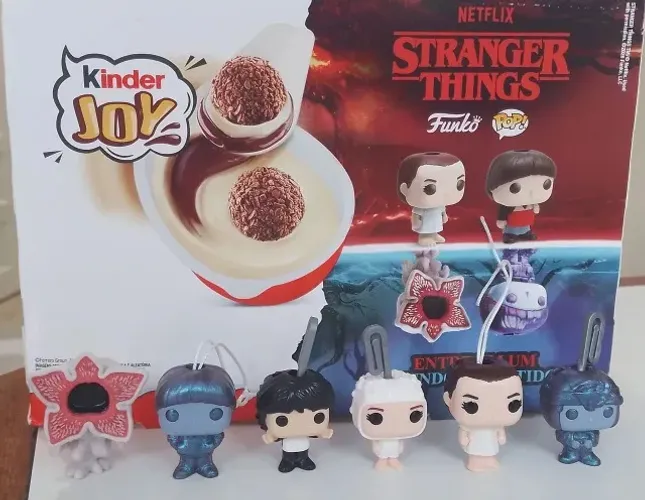Coleção Kinder Joy Stranger Thins