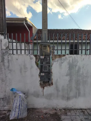 Poste com padrão bifásico + Monofásico 