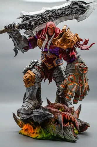 Guerra - Darksiders - Estátua Decorativa em Resina - Pintura Artesanal