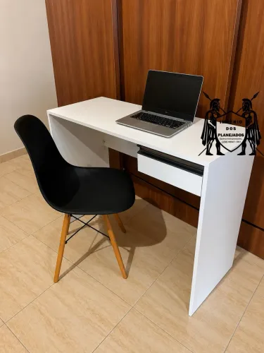 escrivaninha com cadeira 