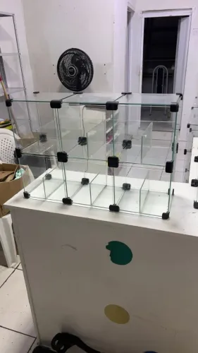 Expositor baleiro de vidro