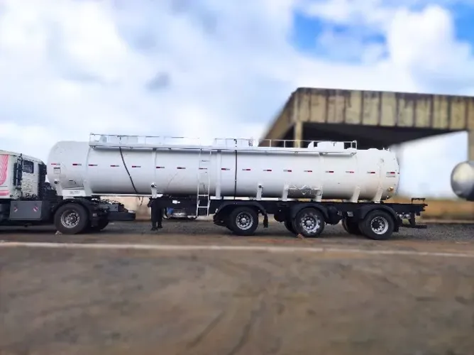 CARRETA VANDERLEIA TANQUE AÇO INOX - TANESFIL
