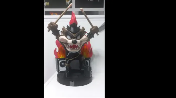 Boneco Action Figure Taz - Rockstar