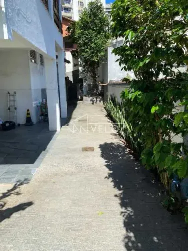 Casa de rua - Triplex / Residencial / Gávea