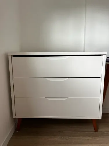 Cômoda branca 