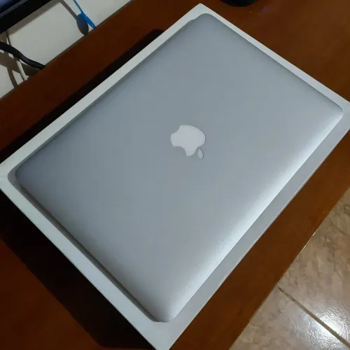 MacBook Air 2015 - 8GB RAM - Bateria 57 Ciclos - Excelente
