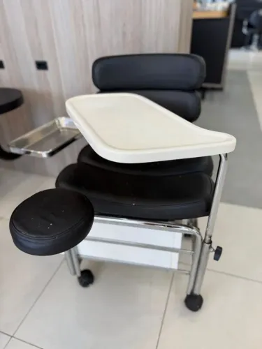 Carrinho de Manicure.