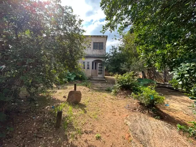 Vendo duas casas com quintal amplo no D om Bosco VR