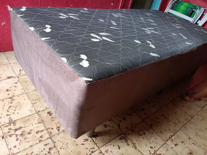Cama box solteiro conjugado....Já tá higienizado