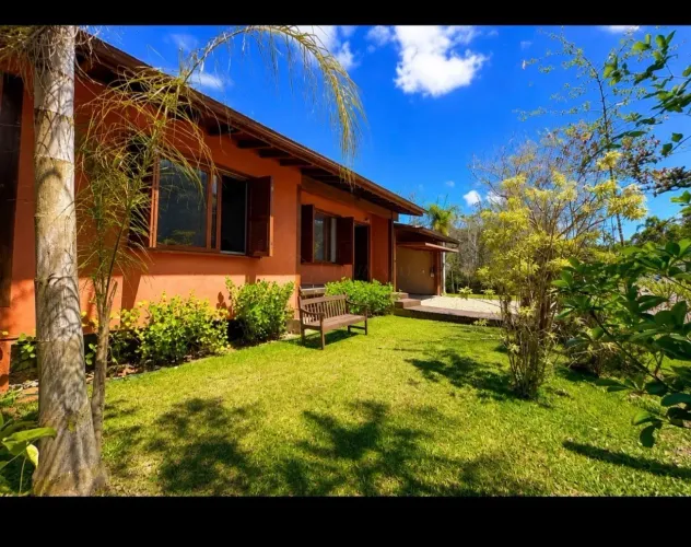 Casa Mobiliada no Condomínio Maranata | Em frente à Surfland Brasil
