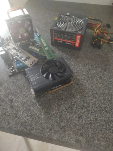 Kit am3+ placa de vídeo, fonte e 8 Gb de memória RAM.