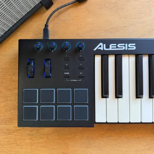 Alesis V49 Teclado Controlador Midi 49 Teclas 8 Pads