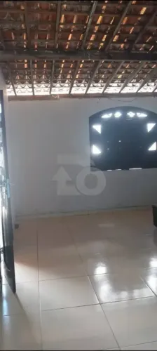 Imóvel com 2/4 e Garagem no Marcos Freire III  Venda Exclusiva à Vista