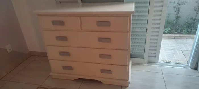 Cômoda grande / trocador em madeira laqueada em branco