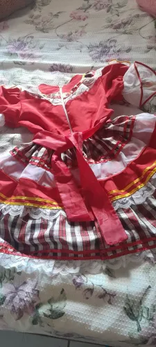 Vestido junino infantil veste de 5 a 9 anos usado só 1 vez