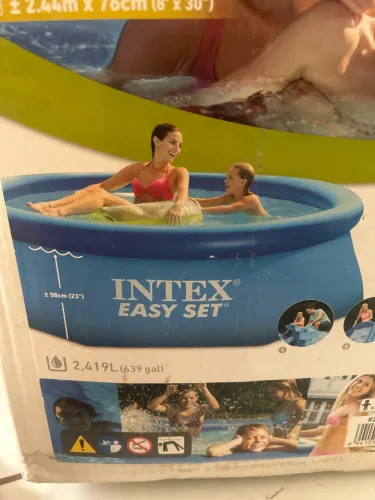 Piscina 2.400 litros