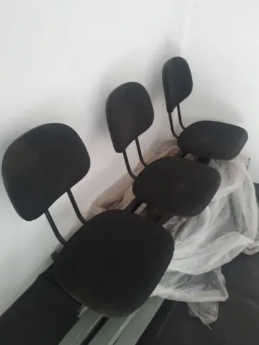 Banco espera 3 lugares