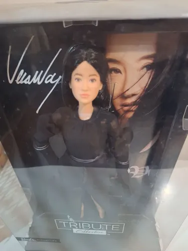 Barbie Vera Wang tribute collector 