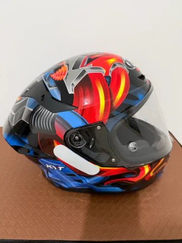 CAPACETE KYT