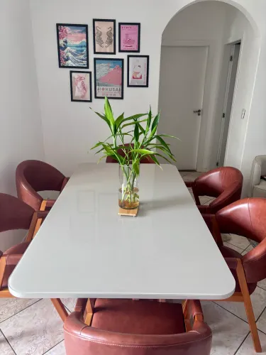 Vendo Mesa com 6 cadeiras