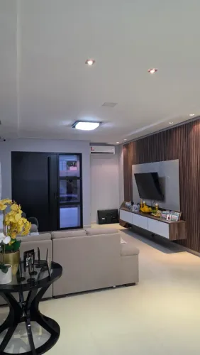 Renaissance, imponente casa duplex, 3 suítes com closet, escritório, academia, piscina. Mo