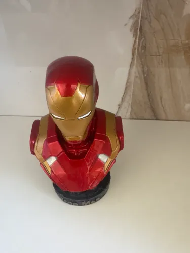 HOMEM DE FERRO