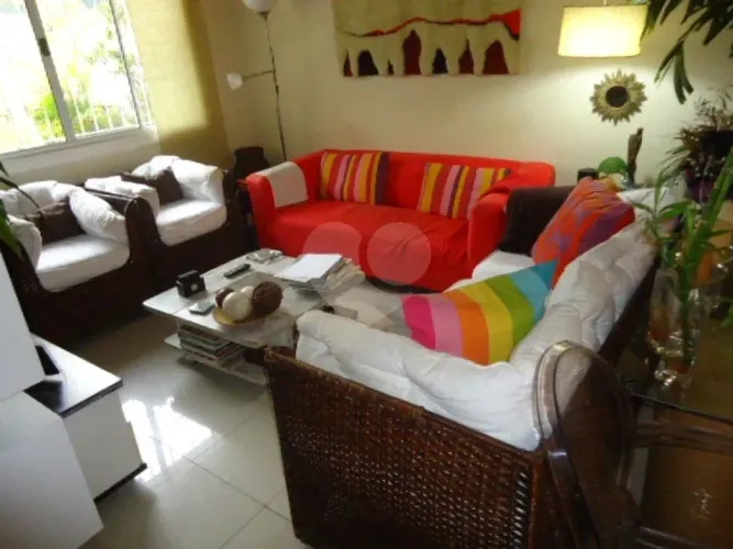 Casa à venda com 3 quartos, sendo 1 suíte, em Butantã, São Paulo - SP