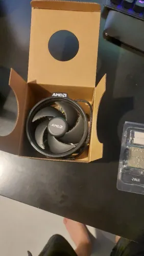 AMD Ryzen 5 8400F 6-Core 12-Threads AM5