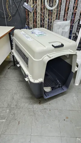 Caixa transporte animal. Gigante e reforçada