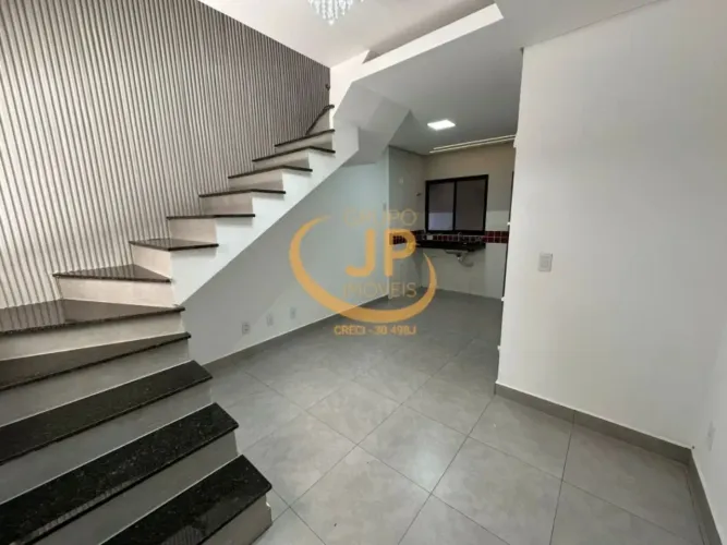 Sobrado em condomínio/ 2 Dorm./Ambientes integrados/ Jd. Santa Marta/ Só 230 mil